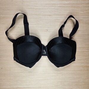 Victoria Secret Bra Women 32C Black  Very Sexy PushUp Quilted Underwire 370019